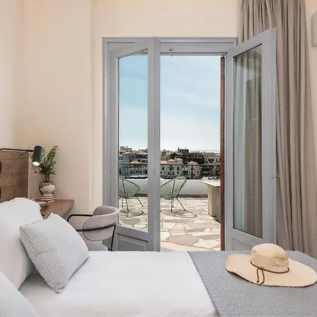 Amphitrite Hotel 3*