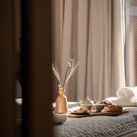 Amphitrite Hotel