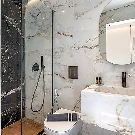 Amphitrite Hotel