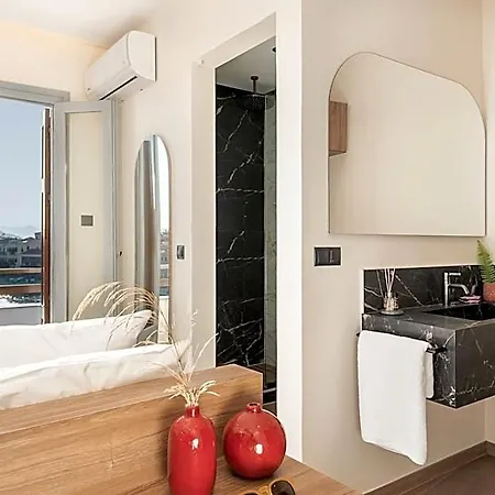 Amphitrite Hotel 3*